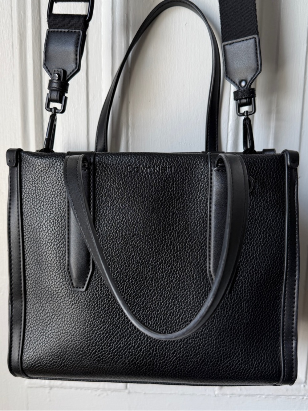 Calvin Klein | Black Tote Crossbody Bag